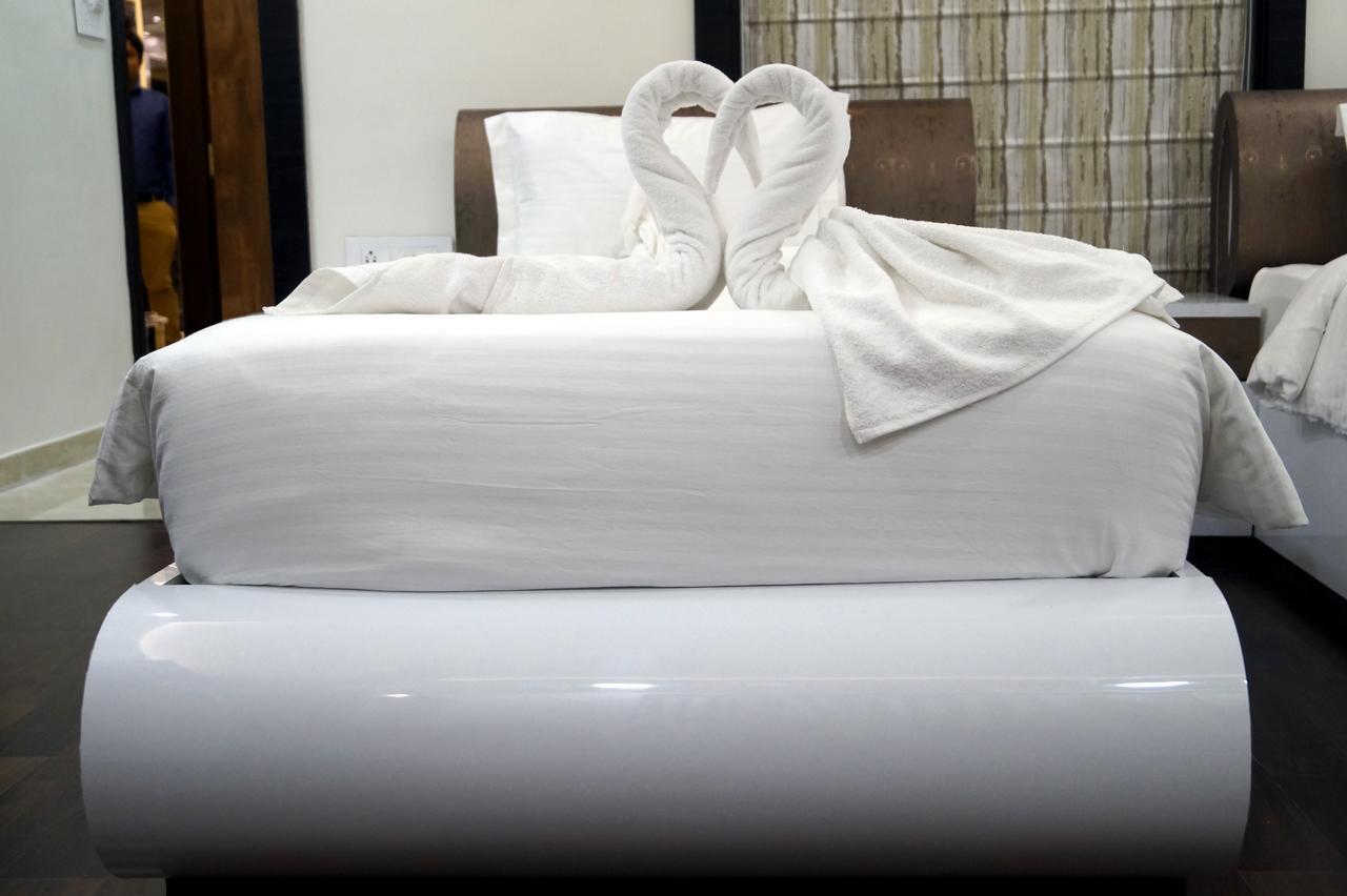 Hotel Silver Arcade Māldah Zewnętrze zdjęcie